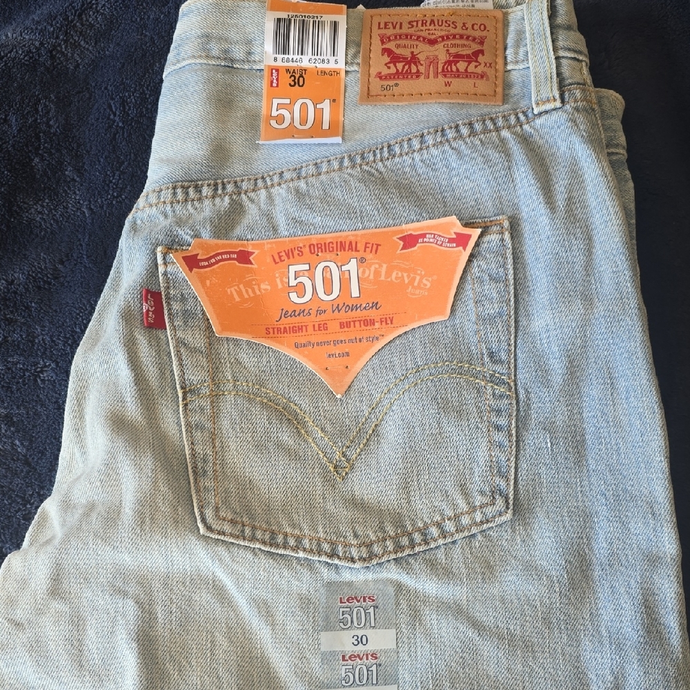 Brand New 501 Buttonfly Levis